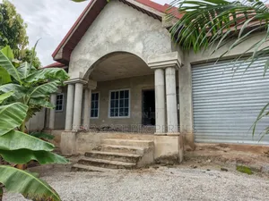 5bdrm House in Santasi Nkoransa, Kumasi Metropolitan for sale