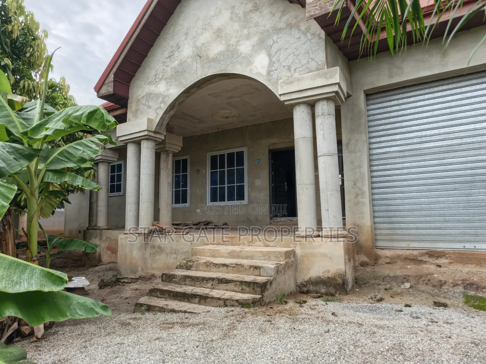 5bdrm House in Santasi Nkoransa, Kumasi Metropolitan for sale