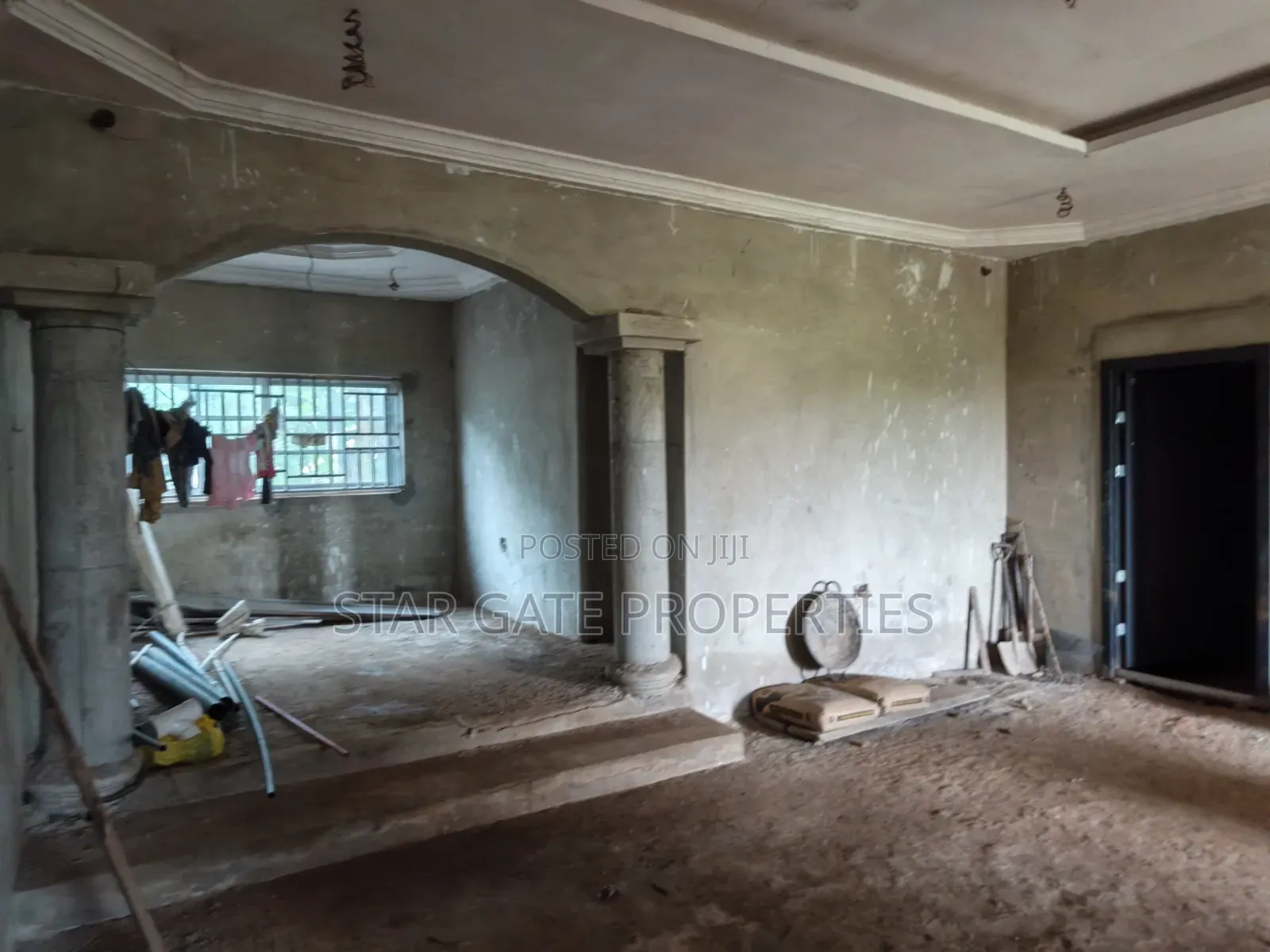5bdrm House in Santasi Nkoransa, Kumasi Metropolitan for sale