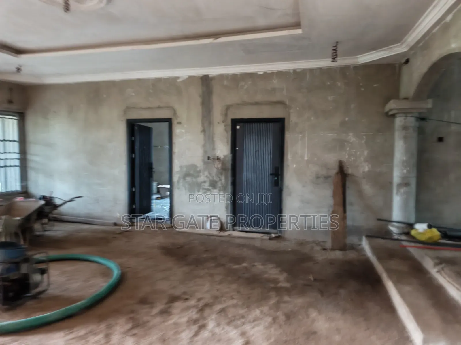 5bdrm House in Santasi Nkoransa, Kumasi Metropolitan for sale