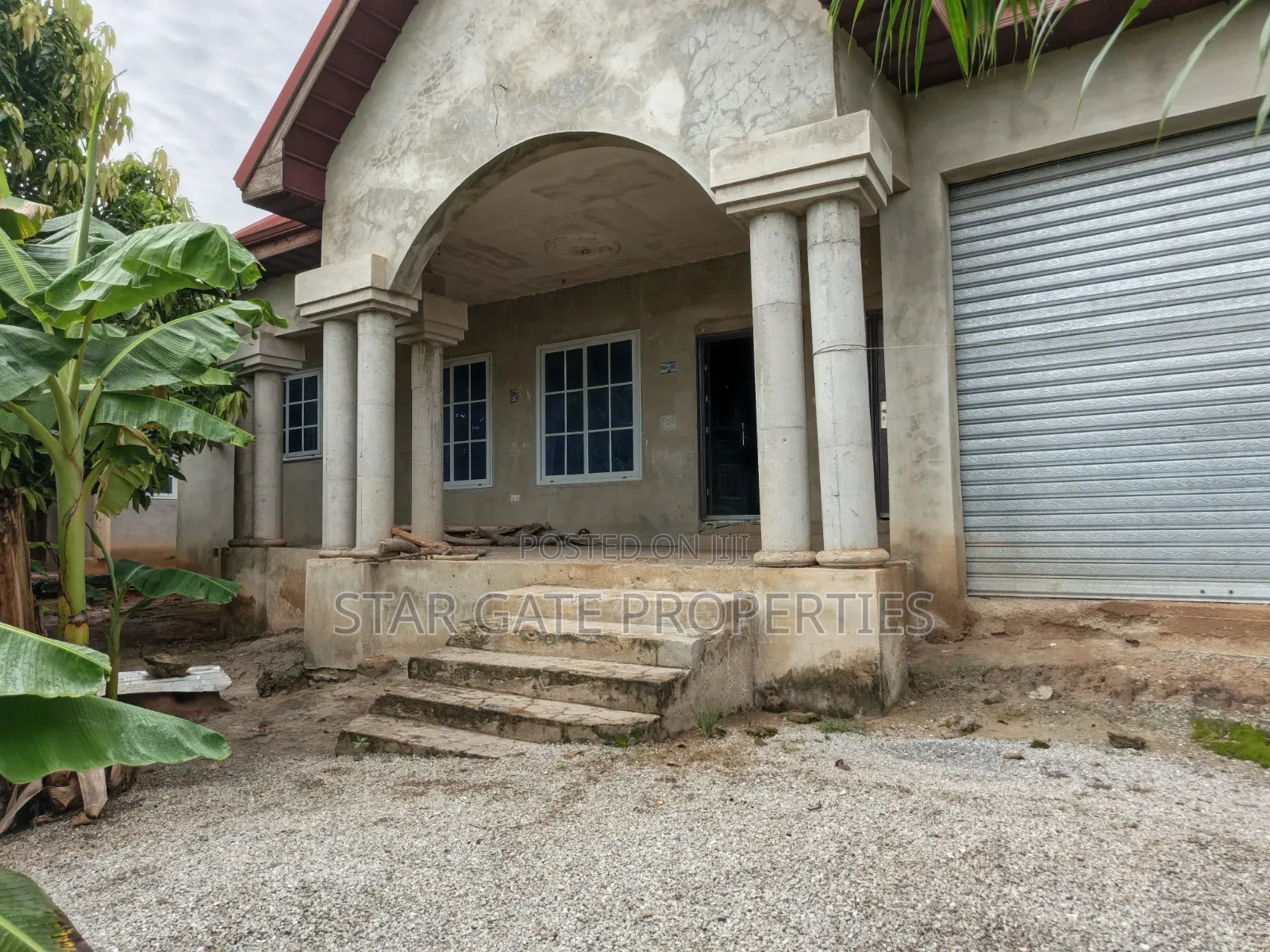5bdrm House in Santasi Nkoransa, Kumasi Metropolitan for sale