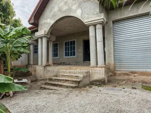 5bdrm House in Santasi Nkoransa, Kumasi Metropolitan for sale