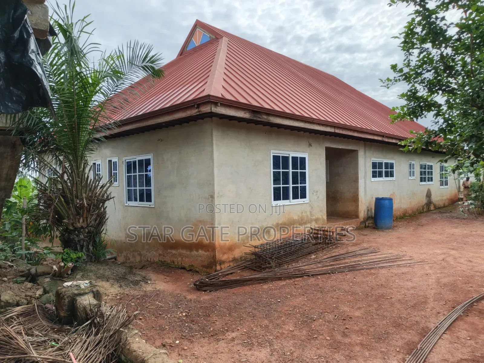 5bdrm House in Santasi Nkoransa, Kumasi Metropolitan for sale