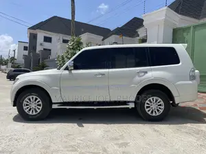 Mitsubishi Pajero 2011 White