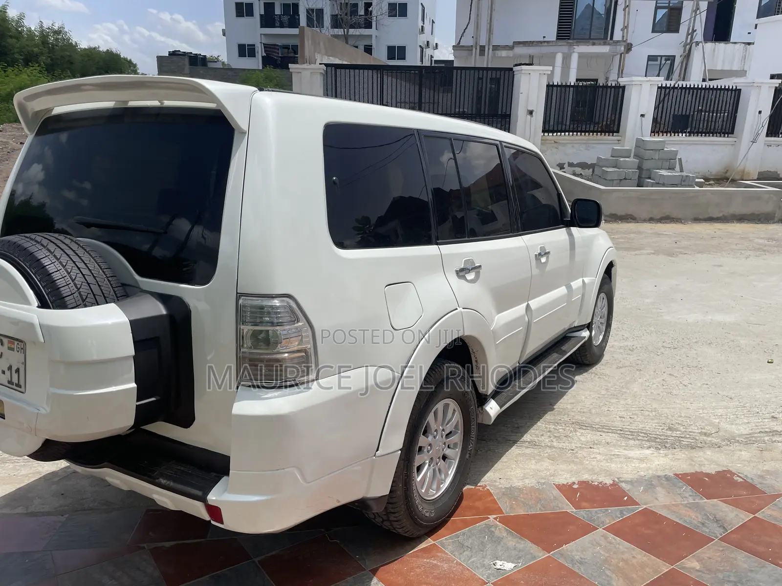 Mitsubishi Pajero 2011 White