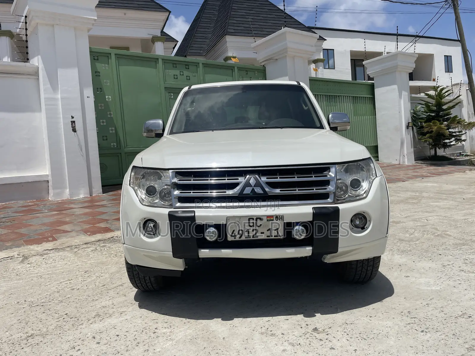 Mitsubishi Pajero 2011 White