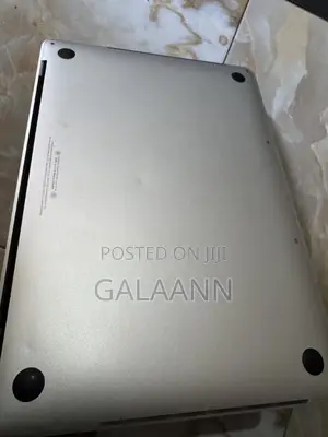 Laptop Apple MacBook Pro 2017 8GB Intel Core i5 SSD 140GB