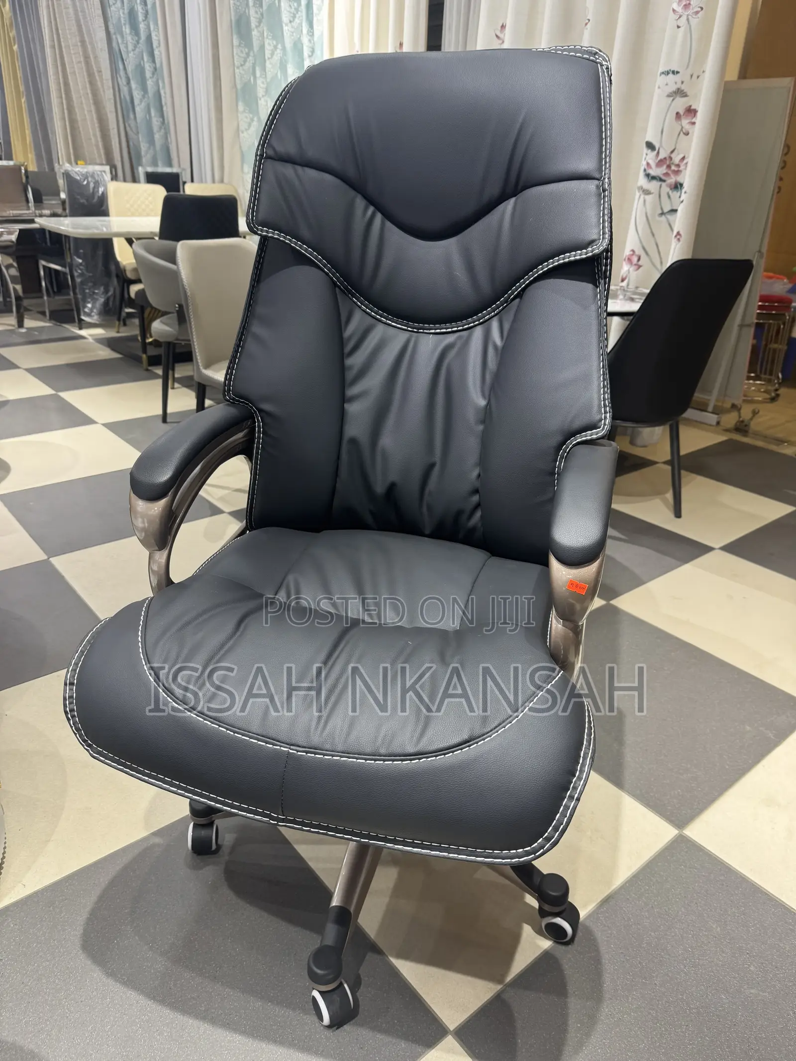 Luxurious Executive Office Chair