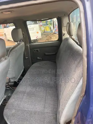 Nissan Hardbody 2000 Blue