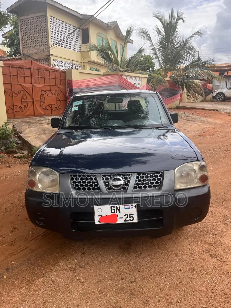 Nissan Hardbody 2000 Blue
