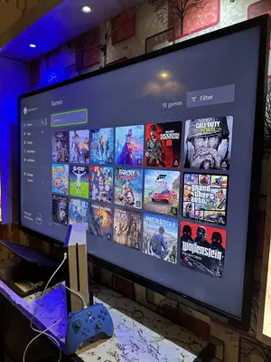 Microsoft Xbox One S 1terrabyte 18 Hot Games