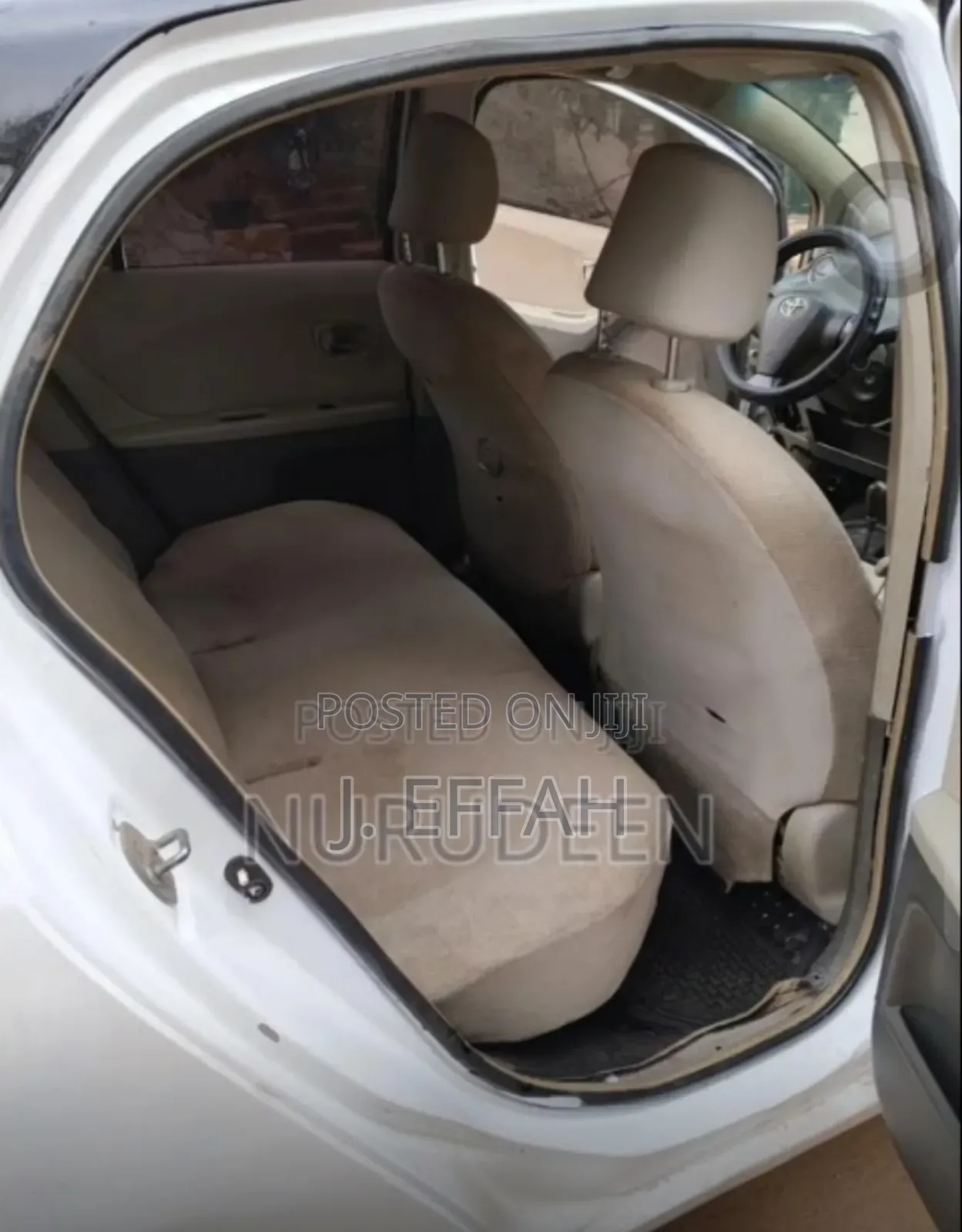 Toyota Vitz 1.0 FWD 3dr 2010 White