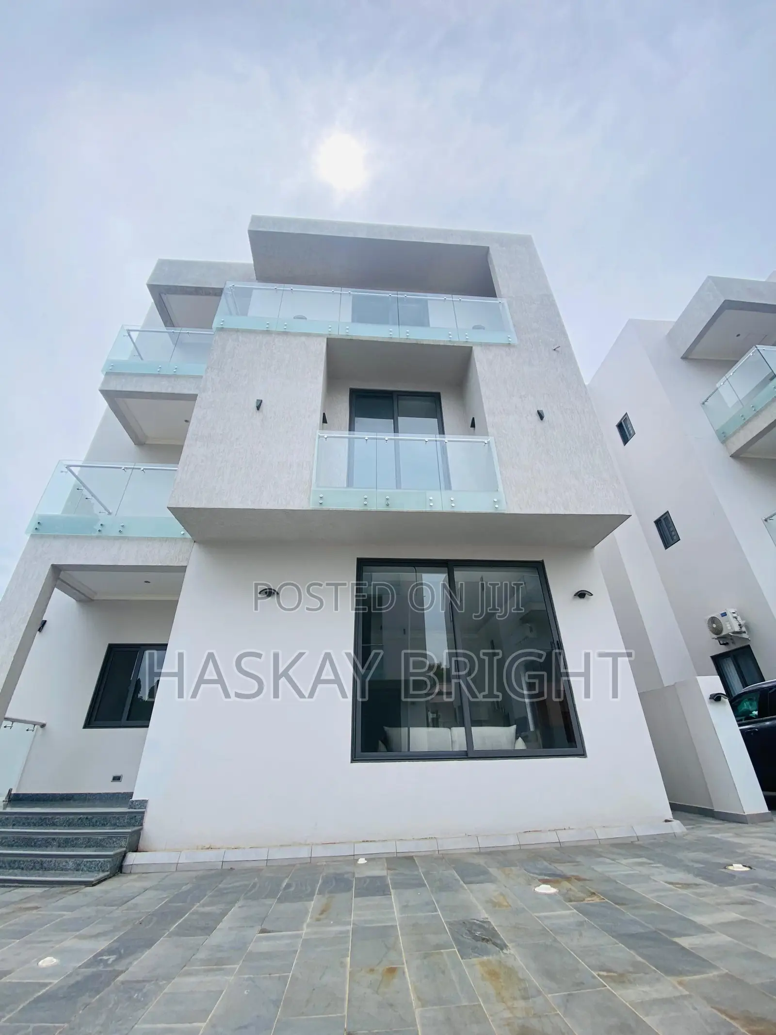 4bdrm Townhouse / Terrace in Airport Residential Area for rent