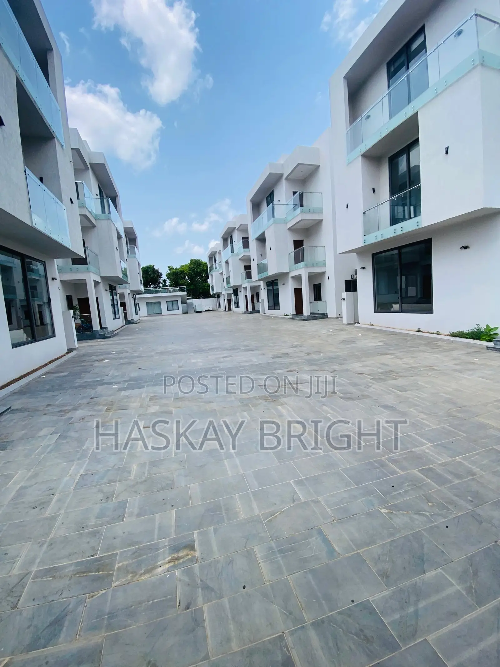 4bdrm Townhouse / Terrace in Airport Residential Area for rent