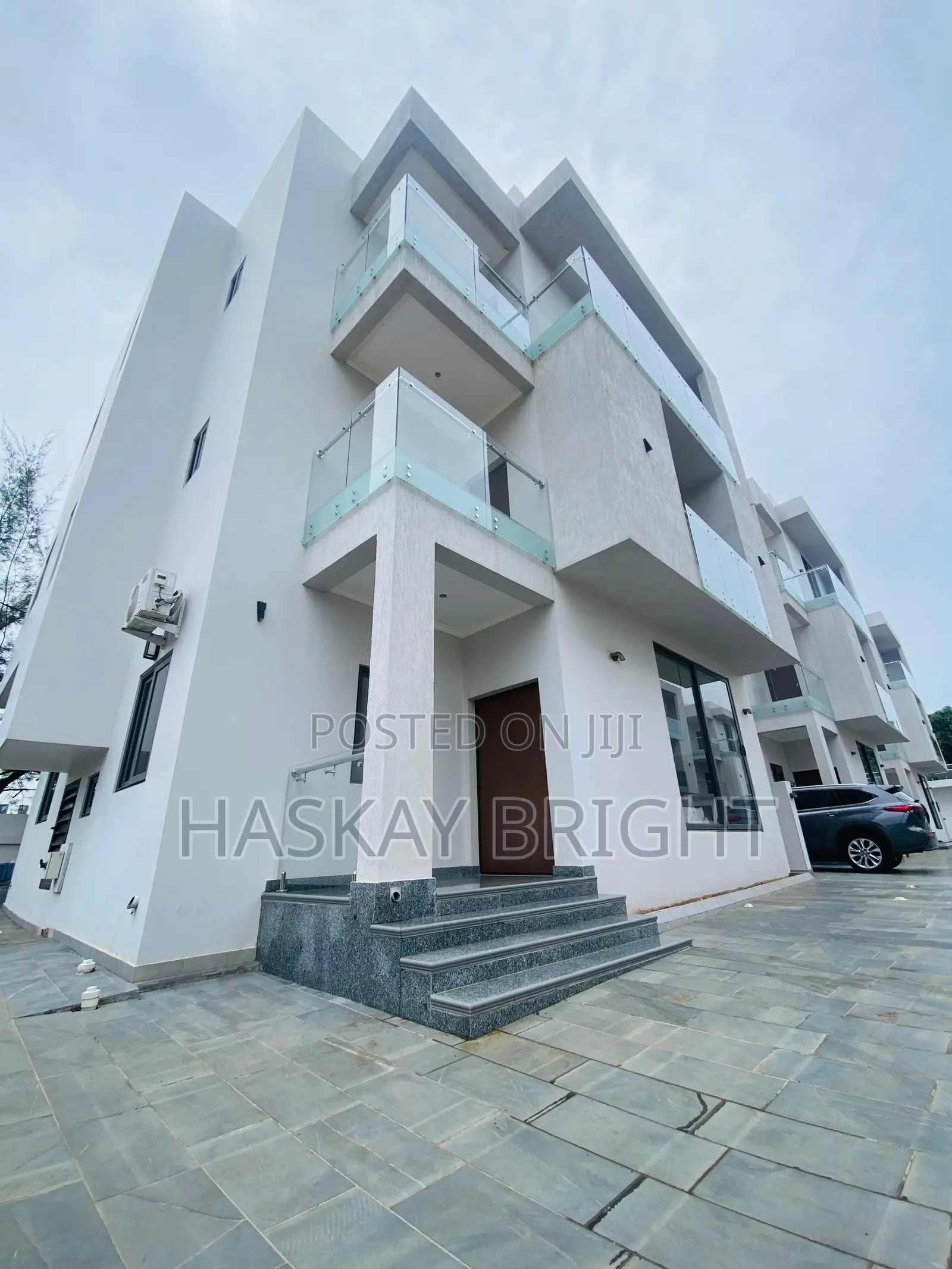 4bdrm Townhouse / Terrace in Airport Residential Area for rent