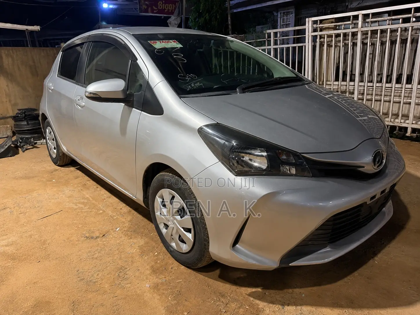 Toyota Vitz 1.3 FWD 5dr 2014 Silver