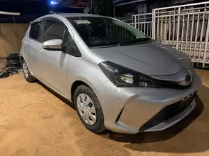 Toyota Vitz 1.3 FWD 5dr 2014 Silver