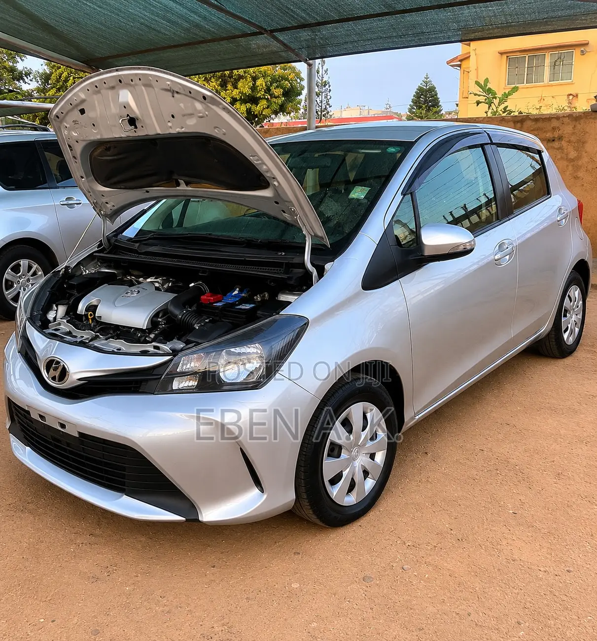 Toyota Vitz 1.3 FWD 5dr 2014 Silver