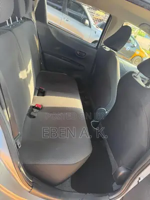 Toyota Vitz 1.3 FWD 5dr 2014 Silver
