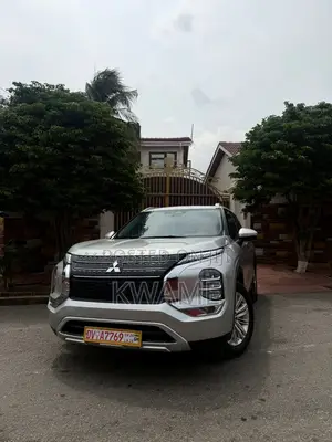 Mitsubishi Outlander SE 2024 Silver