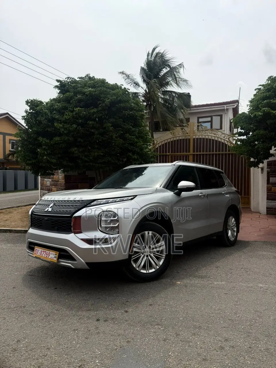 Mitsubishi Outlander SE 2024 Silver