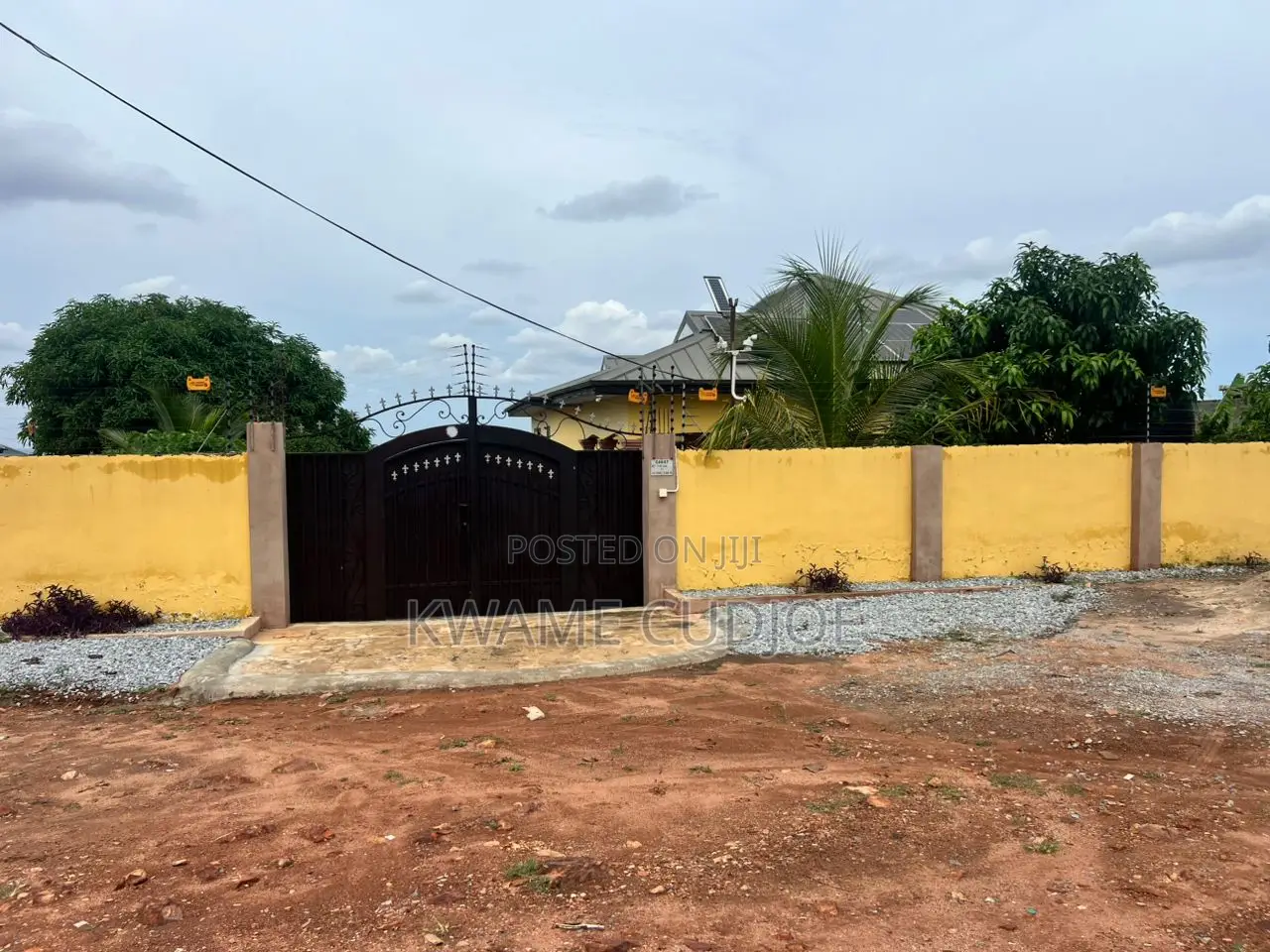 Mini Flat in Zero for rent