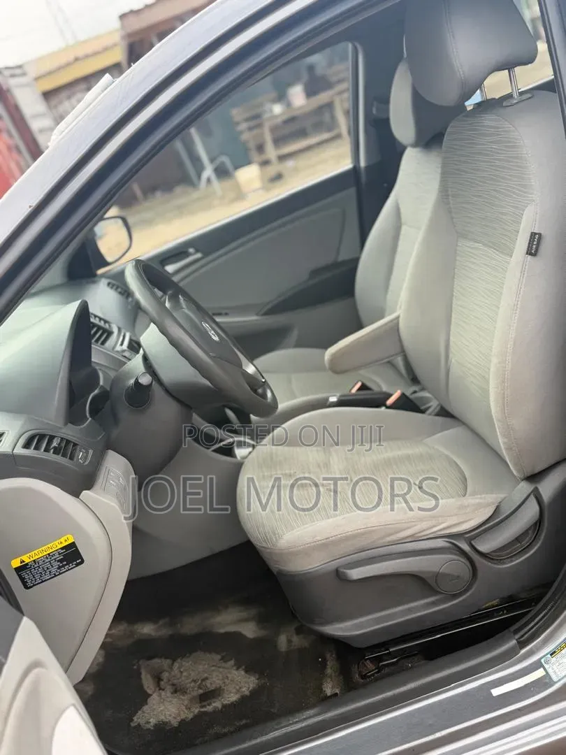 Hyundai Accent GLS 4dr Sedan (1.6L 4cyl 6M) 2015 Silver