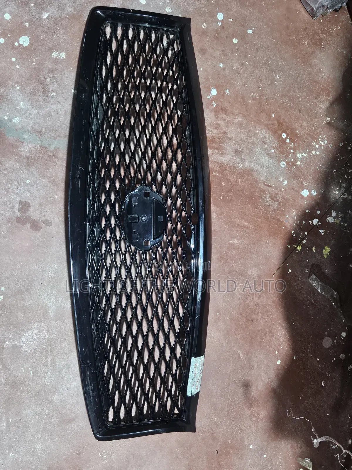 Ifiniti Q70 Front Grille 2015