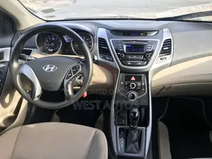 Hyundai Elantra Limited 4dr Sedan (1.8L 4cyl 6A) 2015 Beige