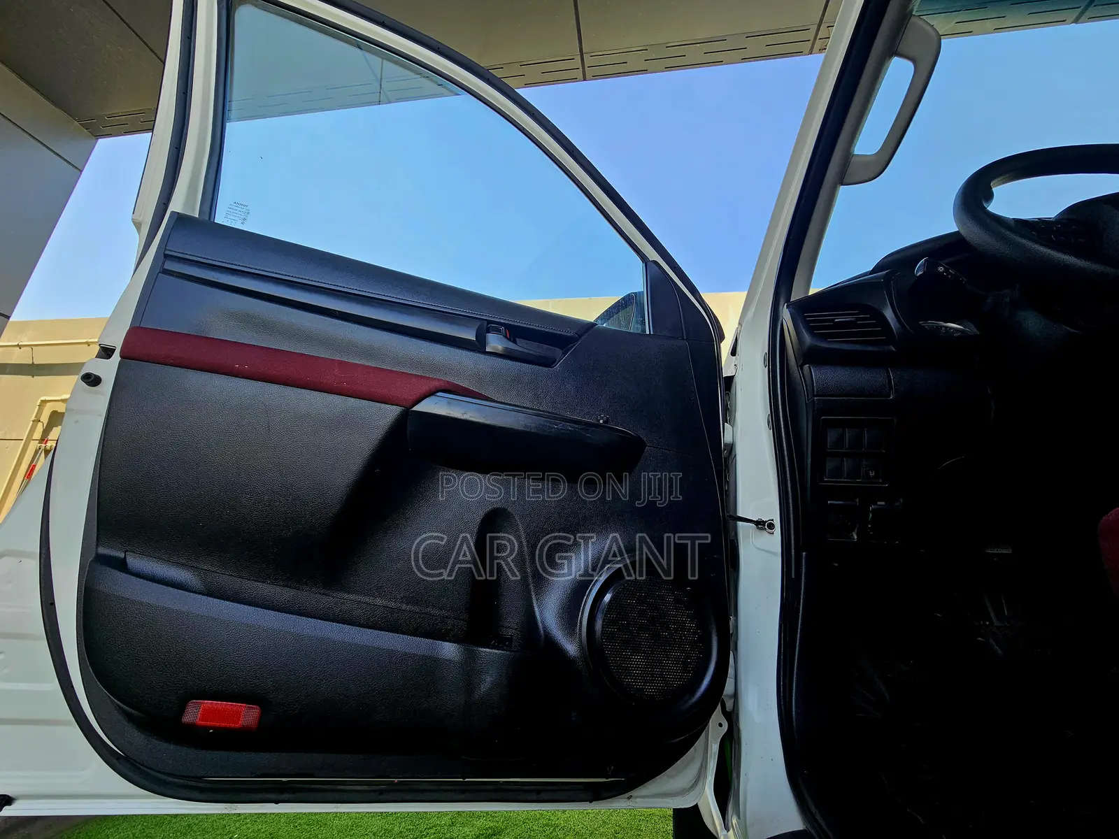 Toyota Hilux 2024 White