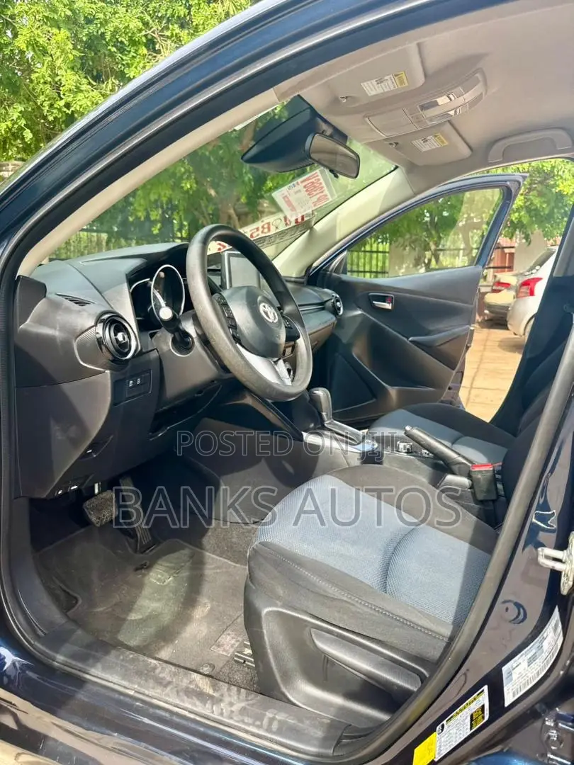 Toyota Yaris iA 1.5 FWD 2017 Blue