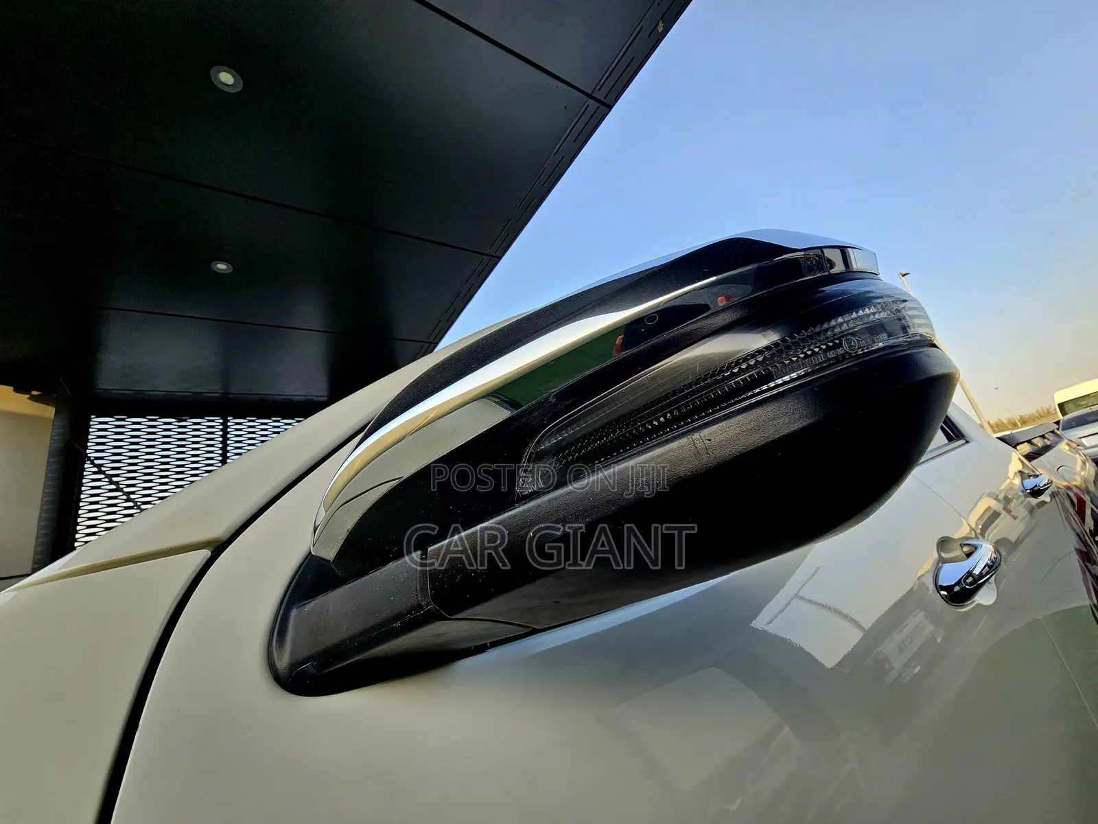 Toyota Hilux 2023 White