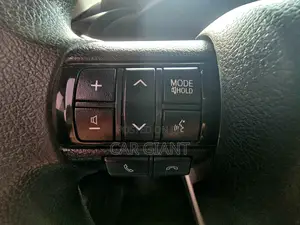 Toyota Hilux 2023 White