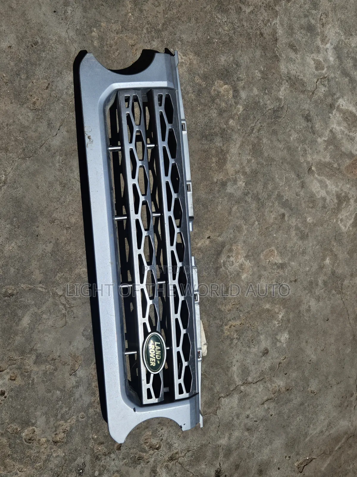 Land Rover Discovery 4 Front Grille 2015