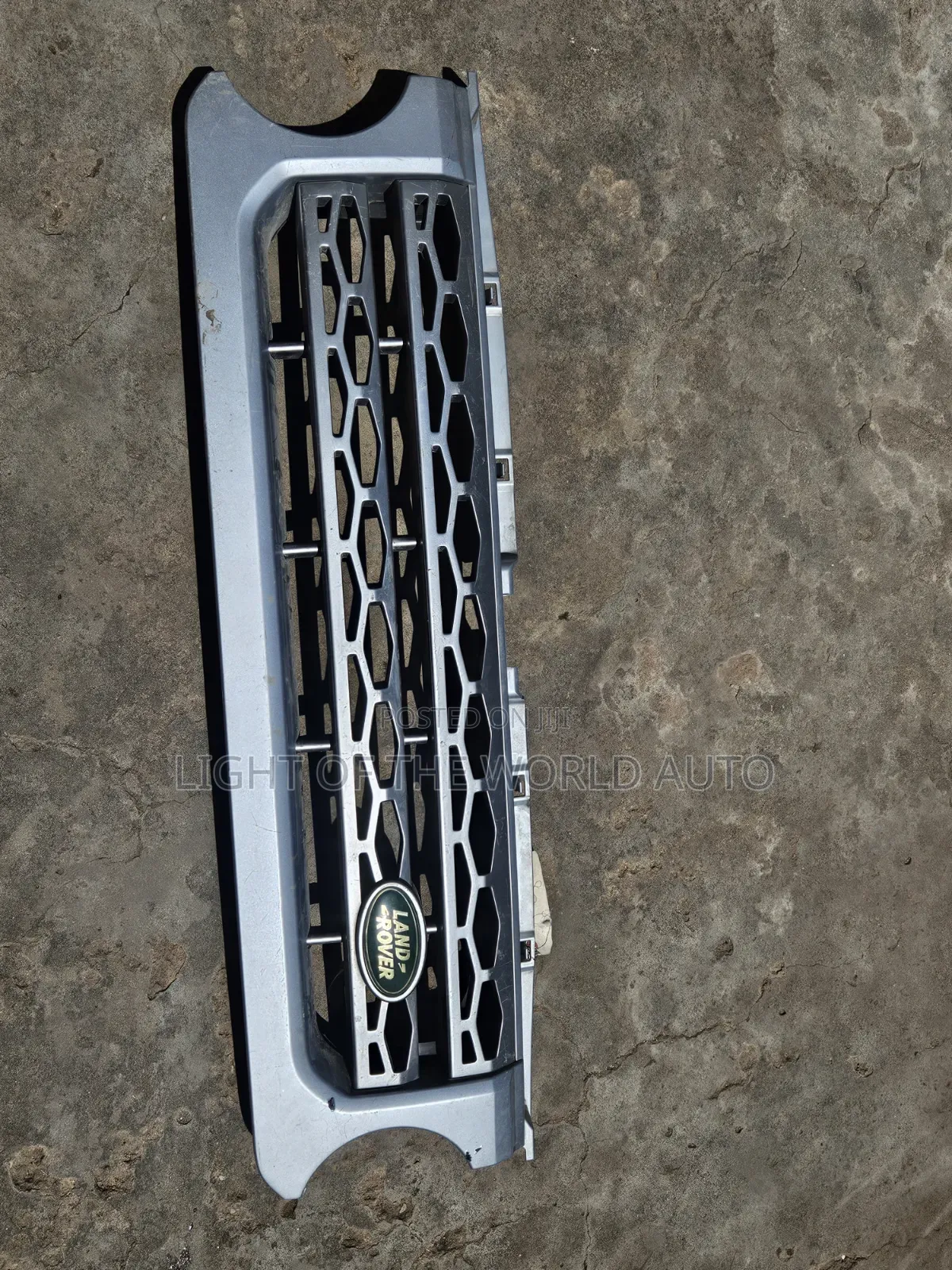 Land Rover Discovery 4 Front Grille 2015