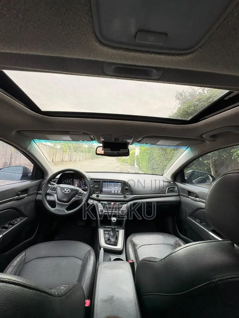 Hyundai Elantra Limited Sedan FWD (2.0L 4cyl 6A) 2017 Black