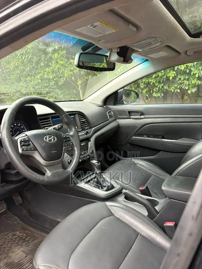 Hyundai Elantra Limited Sedan FWD (2.0L 4cyl 6A) 2017 Black