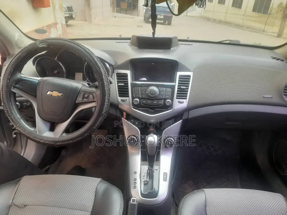 Chevrolet Cruze 2010 Gray