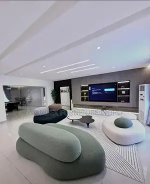 Elegant Couch Very Strong and Quality
