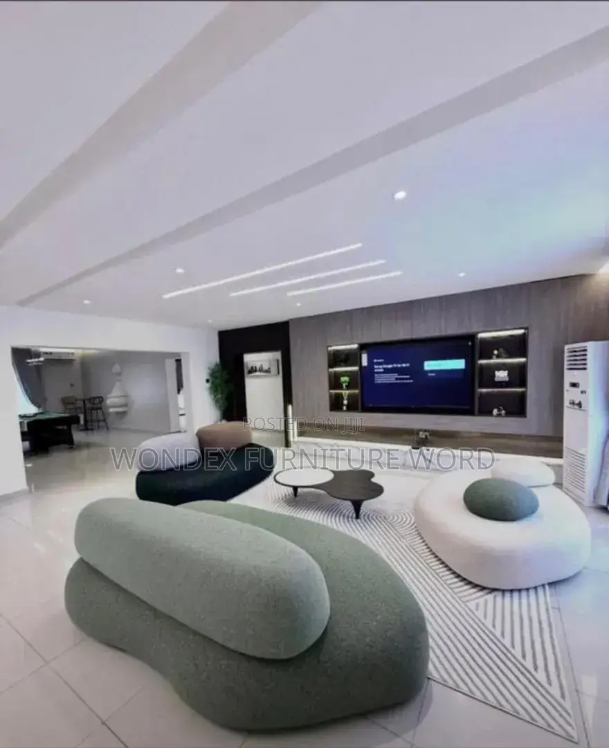 Elegant Couch Very Strong and Quality