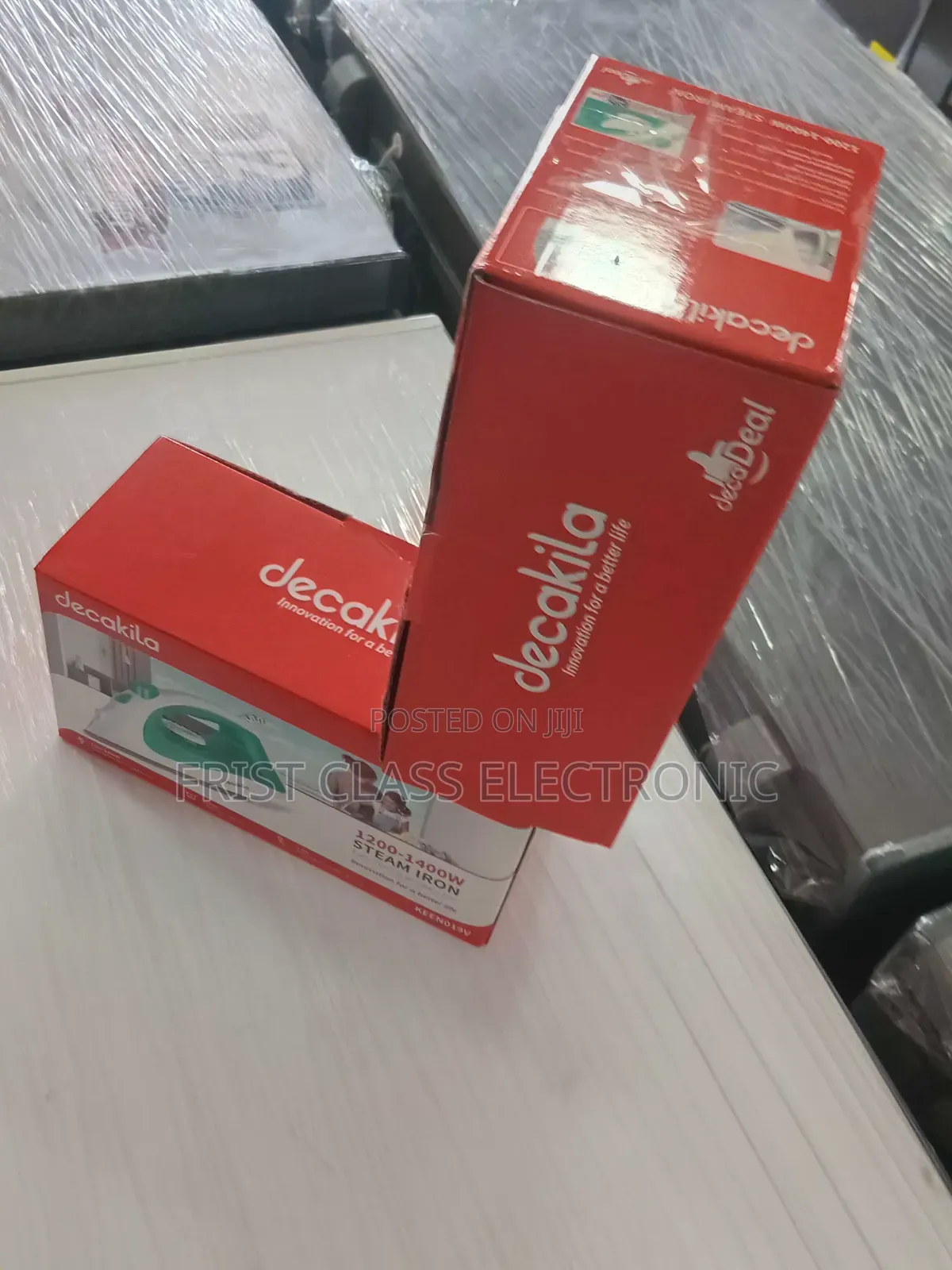 Decakila Steam Iron – Everyday Clean Clothing Finish