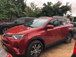 Toyota RAV4 LE FWD (2.5L 4cyl 6A) 2016 Red