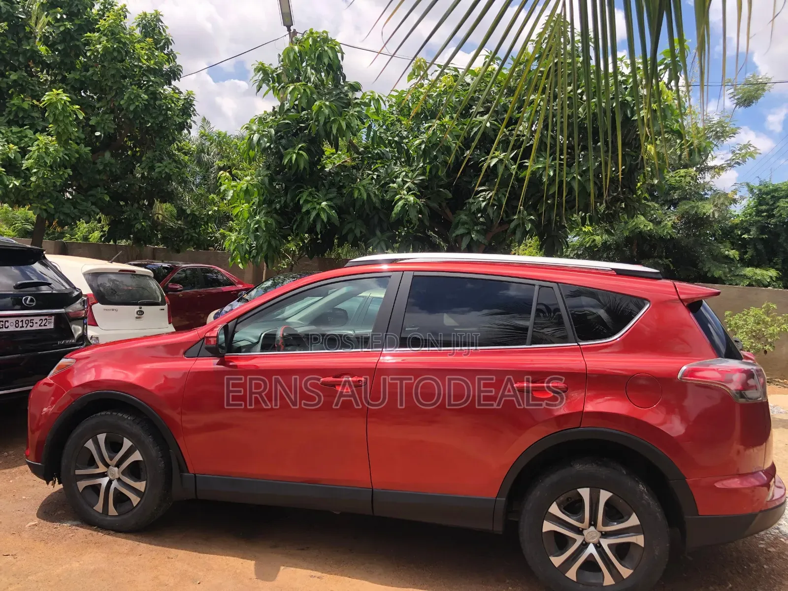 Toyota RAV4 LE FWD (2.5L 4cyl 6A) 2016 Red