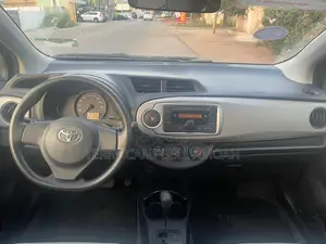 Toyota Vitz 1.0 FWD 3dr 2013 Blue