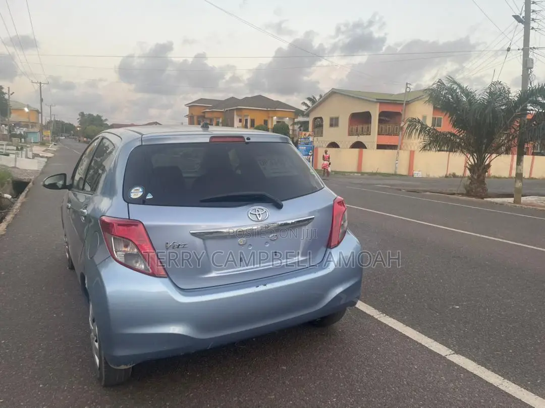 Toyota Vitz 1.0 FWD 3dr 2013 Blue