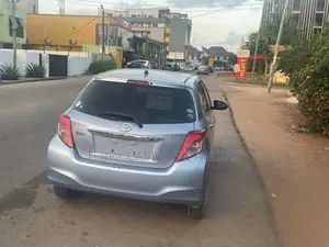 Toyota Vitz 1.0 FWD 3dr 2013 Blue