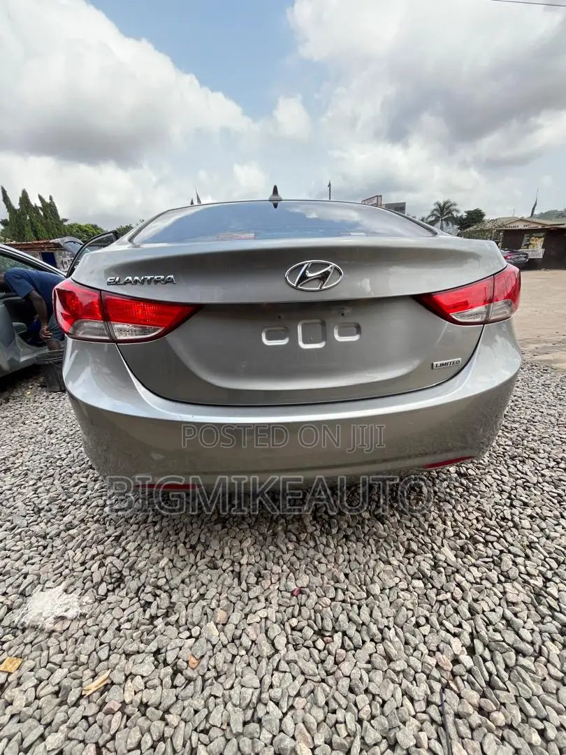 Hyundai Elantra 2013 Gray