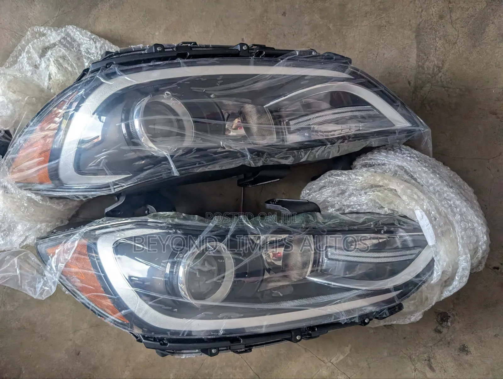 Hyundai Elantra 2017 - 2018 Headlight Pair