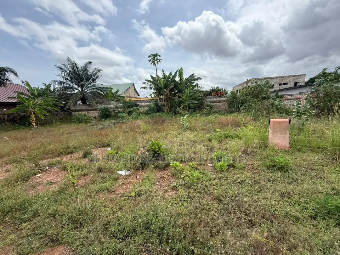 Land for Sale With Old House on It