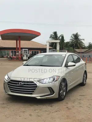 Hyundai Elantra Limited Sedan FWD (1.8L 4cyl 6A) 2016 Beige
